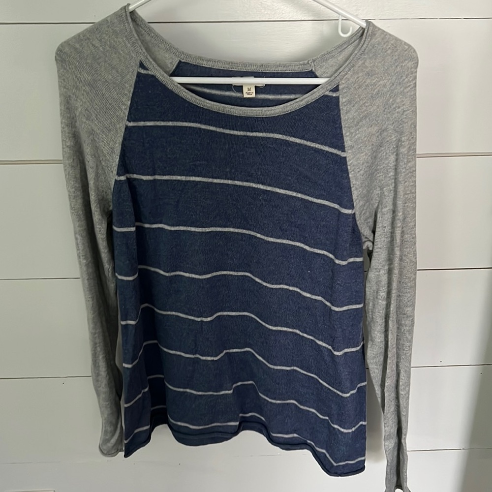 Womens sweater medium